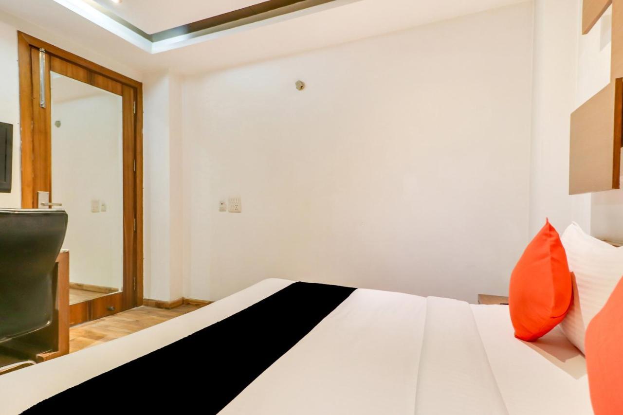 Townhouse 939 Hotel Gagan Inn Near Satyam Inox Patel Nagar Нью-Делі Екстер'єр фото